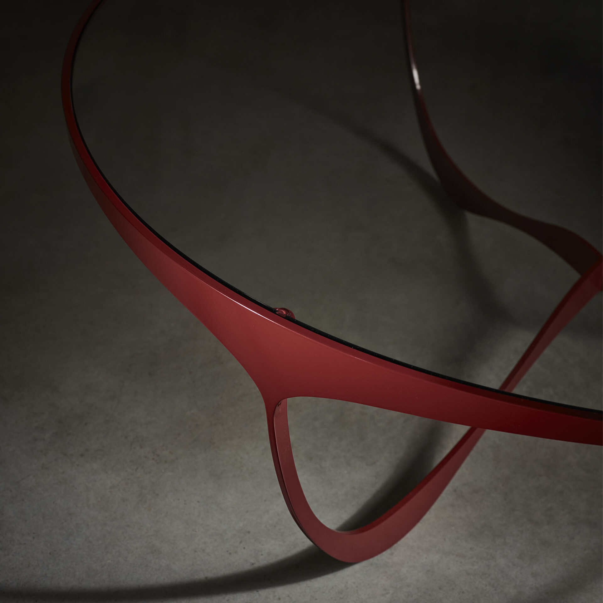 Memphis round coffee table detail